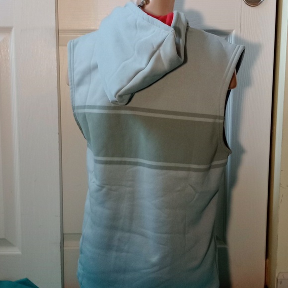 PHILADELPHIA PHILLIES, GRAY SLEEVELESS HOODIE, SIZE ADULT LARGE - Picture 6 of 13